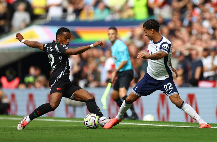Tottenham "đá gấu" nhưng không cản được Arsenal- Ảnh 3. Tottenham "đá gấu" nhưng không cản được Arsenal- Ảnh 3.