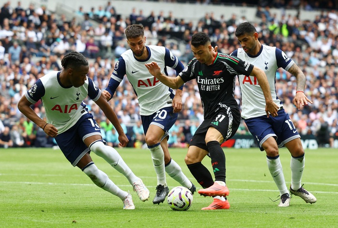 Tottenham "đá gấu" nhưng không cản được Arsenal- Ảnh 4. Tottenham "đá gấu" nhưng không cản được Arsenal- Ảnh 4.