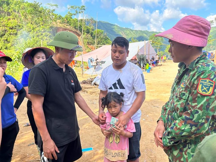 Làm nhiệm vụ trực bão được hưởng chế độ thế nào?- Ảnh 1. Làm nhiệm vụ trực bão được hưởng chế độ thế nào?- Ảnh 1.