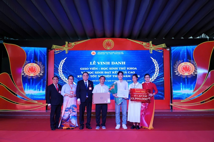Không cần học thêm, học sinh vẫn vững vàng chinh phục các kỳ thi - Ảnh 3. Không cần học thêm, học sinh vẫn vững vàng chinh phục các kỳ thi - Ảnh 3.