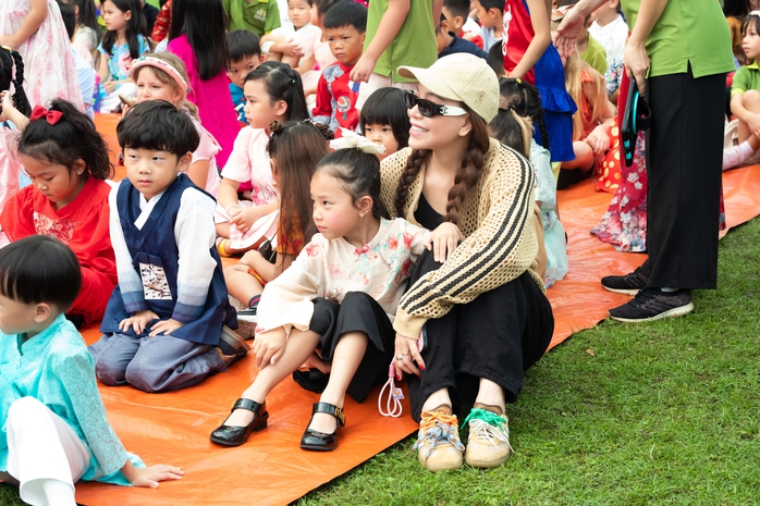 Showbiz Việt: Rộn ràng nghệ sĩ và con đón trung thu- Ảnh 8. Showbiz Việt: Rộn ràng nghệ sĩ và con đón trung thu- Ảnh 8.