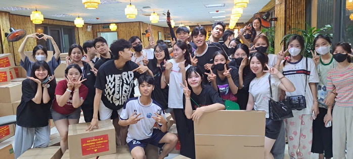 Ca sĩ Hà Phương gửi 1.000 thùng quà cho bà con miền Bắc- Ảnh 3. Ca sĩ Hà Phương gửi 1.000 thùng quà cho bà con miền Bắc- Ảnh 3.