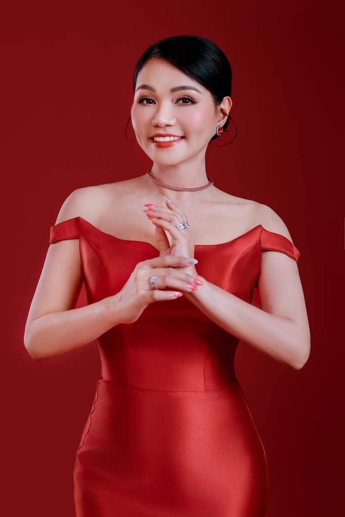 "Sầu Riêng" - dự án phim Web drama của NSƯT Ngọc Huyền và đạo diễn Khương Dừa- Ảnh 5. "Sầu Riêng" - dự án phim Web drama của NSƯT Ngọc Huyền và đạo diễn Khương Dừa- Ảnh 5.