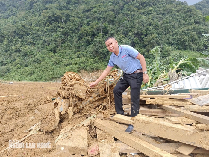 VIDEO: Tan hoang hiện trường vụ sạt lở đất làm 9 người chết, nhiều người bị thương- Ảnh 7. VIDEO: Tan hoang hiện trường vụ sạt lở đất làm 9 người chết, nhiều người bị thương- Ảnh 7.