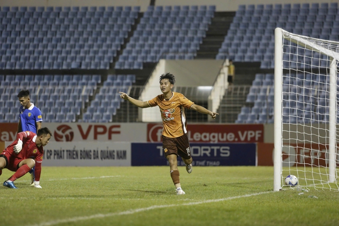 V-League 2024-2025: Lứa cầu thủ trẻ đáng xem ở mùa giải mới- Ảnh 1. V-League 2024-2025: Lứa cầu thủ trẻ đáng xem ở mùa giải mới- Ảnh 1.