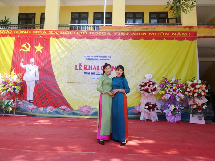 Cô giáo Yên Bái lấm lem bùn đất: Mọi người khen thế chúng tôi ngại lắm!- Ảnh 5. Cô giáo Yên Bái lấm lem bùn đất: Mọi người khen thế chúng tôi ngại lắm!- Ảnh 5.