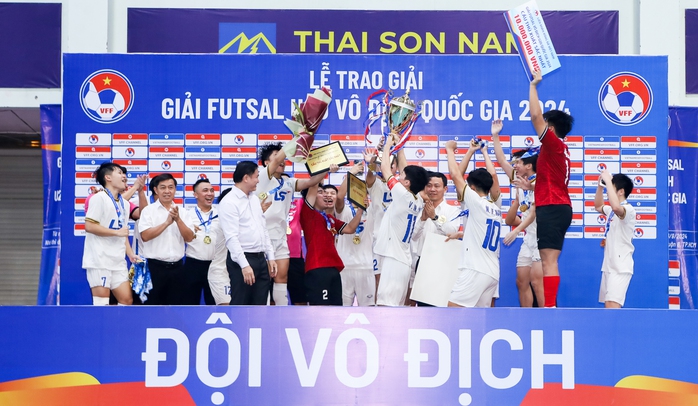 U20 futsal VĐQG: Thái Sơn Bắc biến Sài Gòn Titans TP HCM thành cựu vương- Ảnh 3. U20 futsal VĐQG: Thái Sơn Bắc biến Sài Gòn Titans TP HCM thành cựu vương- Ảnh 3.