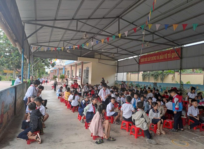 Hàng ngàn giáo viên bất ngờ bị truy thu phụ cấp ưu đãi- Ảnh 2. Hàng ngàn giáo viên bất ngờ bị truy thu phụ cấp ưu đãi- Ảnh 2.