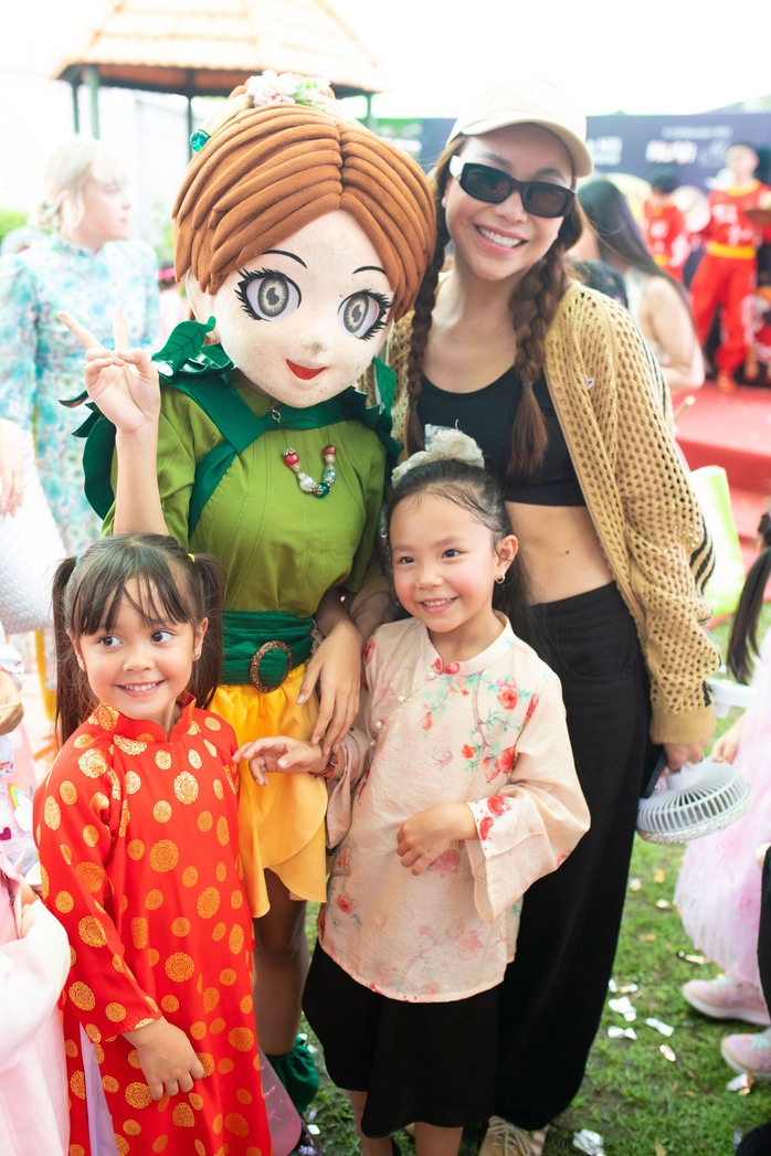 Showbiz Việt: Rộn ràng nghệ sĩ và con đón trung thu- Ảnh 11. Showbiz Việt: Rộn ràng nghệ sĩ và con đón trung thu- Ảnh 11.