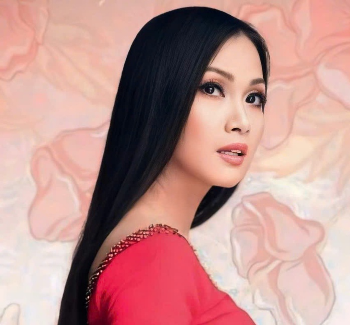 Ca sĩ Hà Phương gửi 1.000 thùng quà cho bà con miền Bắc- Ảnh 5. Ca sĩ Hà Phương gửi 1.000 thùng quà cho bà con miền Bắc- Ảnh 5.