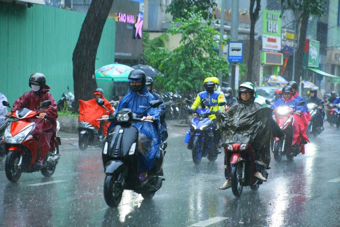 Thời tiết hôm nay 17-9: TP HCM và Nam Bộ tiếp tục mưa dông- Ảnh 1. Thời tiết hôm nay 17-9: TP HCM và Nam Bộ tiếp tục mưa dông- Ảnh 1.