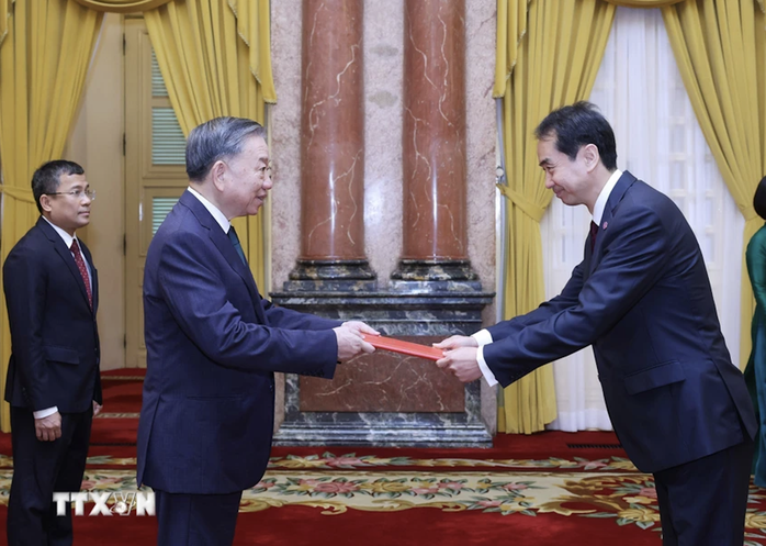 Tổng Bí thư, Chủ tịch nước Tô Lâm tiếp Đại sứ Trung Quốc trình Quốc thư- Ảnh 1. Tổng Bí thư, Chủ tịch nước Tô Lâm tiếp Đại sứ Trung Quốc trình Quốc thư- Ảnh 1.