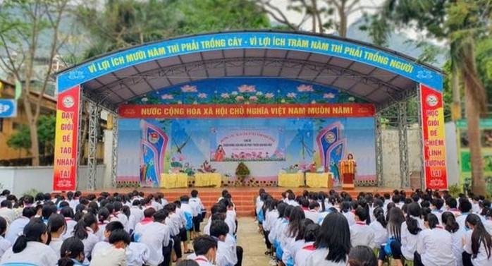 55 học sinh nhập viện sau tiệc Trung thu- Ảnh 1. 55 học sinh nhập viện sau tiệc Trung thu- Ảnh 1.