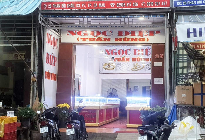 Vụ cựu Chủ tịch tỉnh Cà Mau kiện đòi lại nhà: Hủy án sơ thẩm- Ảnh 1. Vụ cựu Chủ tịch tỉnh Cà Mau kiện đòi lại nhà: Hủy án sơ thẩm- Ảnh 1.