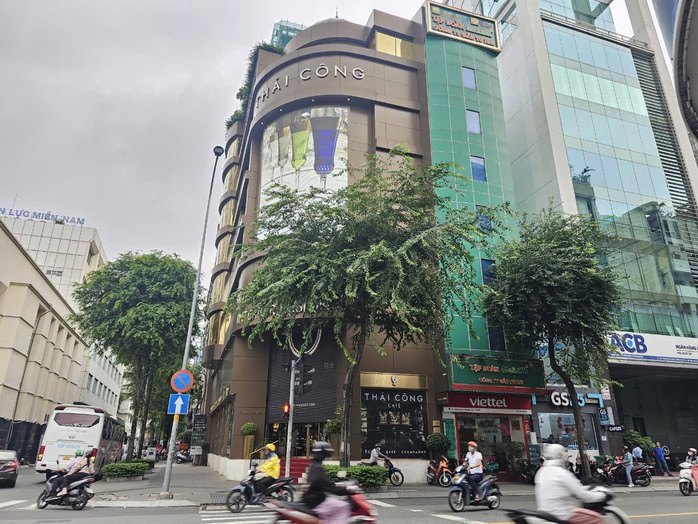 Mặt bằng McDonald’s sắp trả tại quận 1 đắt cỡ nào?- Ảnh 3. Mặt bằng McDonald’s sắp trả tại quận 1 đắt cỡ nào?- Ảnh 3.