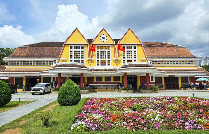 Tăng giá vé ga Đà Lạt, chỉ phần nhỏ du khách chịu ảnh hưởng?- Ảnh 1. Tăng giá vé ga Đà Lạt, chỉ phần nhỏ du khách chịu ảnh hưởng?- Ảnh 1.