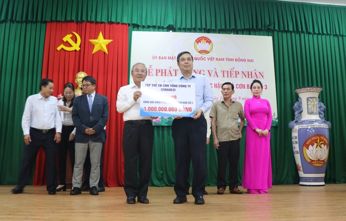 Ngay sau phát động, Đồng Nai tiếp nhận hơn 40 tỉ đồng ủng hộ đồng bào miền Bắc- Ảnh 5. Ngay sau phát động, Đồng Nai tiếp nhận hơn 40 tỉ đồng ủng hộ đồng bào miền Bắc- Ảnh 5.