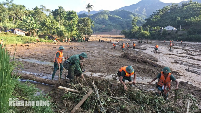 Tìm thấy thêm 1 thi thể tại thôn Làng Nủ- Ảnh 1. Tìm thấy thêm 1 thi thể tại thôn Làng Nủ- Ảnh 1.
