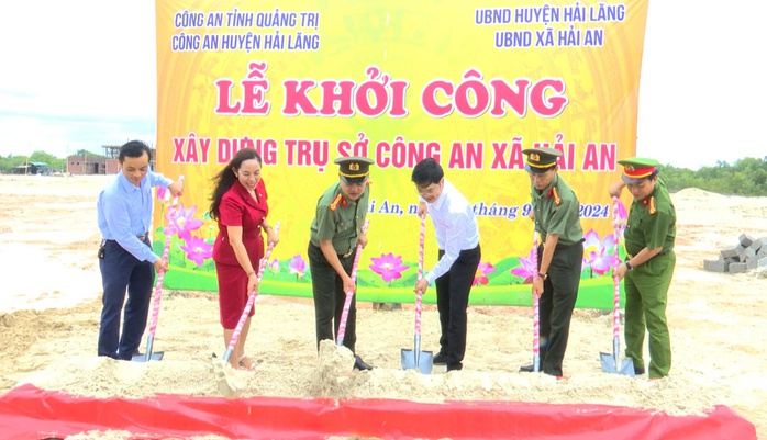 Giám đốc Công an tỉnh Quảng Trị phát lệnh khởi công 40 trụ sở công an xã- Ảnh 1. Giám đốc Công an tỉnh Quảng Trị phát lệnh khởi công 40 trụ sở công an xã- Ảnh 1.