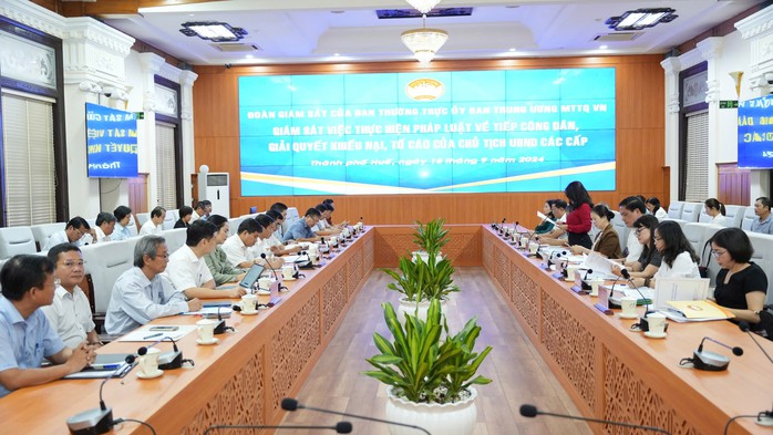 Lãnh đạo Thừa Thiên - Huế về cơ sở để rõ tâm tư của công dân- Ảnh 2. Lãnh đạo Thừa Thiên - Huế về cơ sở để rõ tâm tư của công dân- Ảnh 2.