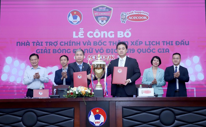 Lễ công bố nhà tài trợ chính Lễ công bố nhà tài trợ chính