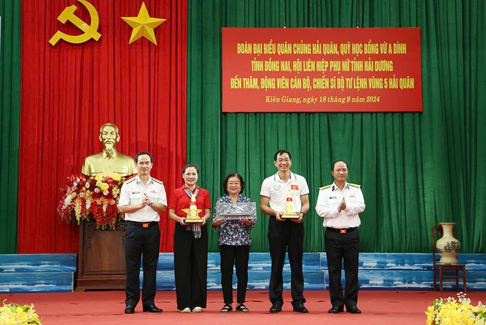 Giữ bình yên biển đảo Tây Nam để người dân vươn khơi- Ảnh 2. Giữ bình yên biển đảo Tây Nam để người dân vươn khơi- Ảnh 2.