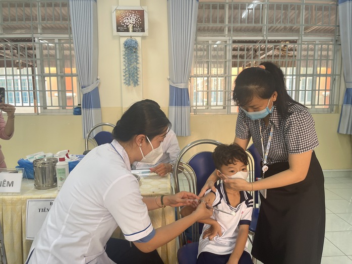 TP HCM tăng tốc tiêm vắc-xin sởi để sớm công bố hết dịch- Ảnh 1. TP HCM tăng tốc tiêm vắc-xin sởi để sớm công bố hết dịch- Ảnh 1.