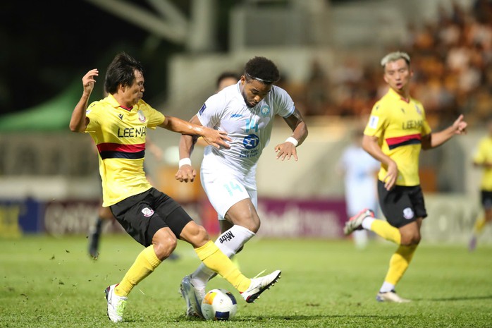 Rafaelson lập công, CLB Nam Định thắng trận ra quân AFC Champions League 2- Ảnh 2. Rafaelson lập công, CLB Nam Định thắng trận ra quân AFC Champions League 2- Ảnh 2.