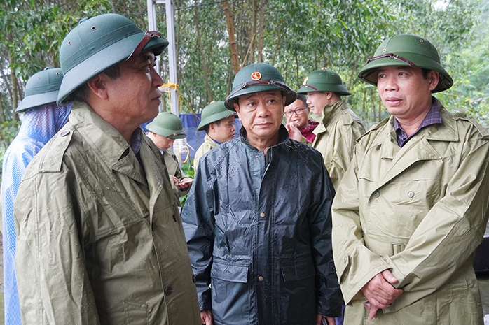Trưởng Phòng Nông nghiệp huyện "kháng lệnh" di dời khỏi nguy cơ sạt lở cao- Ảnh 1. Trưởng Phòng Nông nghiệp huyện "kháng lệnh" di dời khỏi nguy cơ sạt lở cao- Ảnh 1.