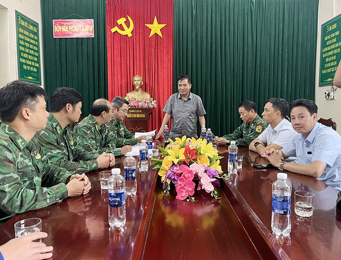 Trưởng Phòng Nông nghiệp huyện "kháng lệnh" di dời khỏi nguy cơ sạt lở cao- Ảnh 3. Trưởng Phòng Nông nghiệp huyện "kháng lệnh" di dời khỏi nguy cơ sạt lở cao- Ảnh 3.