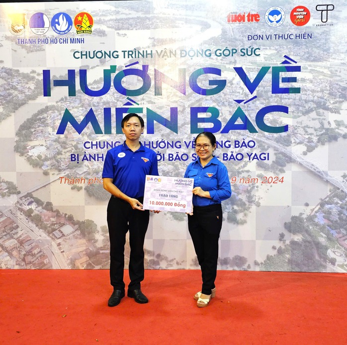 Đoàn y-bác sĩ Bệnh viện Chợ Rẫy lên đường hỗ trợ người dân miền Bắc- Ảnh 1. Đoàn y-bác sĩ Bệnh viện Chợ Rẫy lên đường hỗ trợ người dân miền Bắc- Ảnh 1.