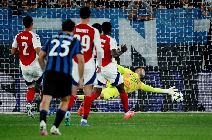 Barcelona thua sốc Monaco, chênh vênh bờ vực play-off Champions League- Ảnh 6. Barcelona thua sốc Monaco, chênh vênh bờ vực play-off Champions League- Ảnh 6.