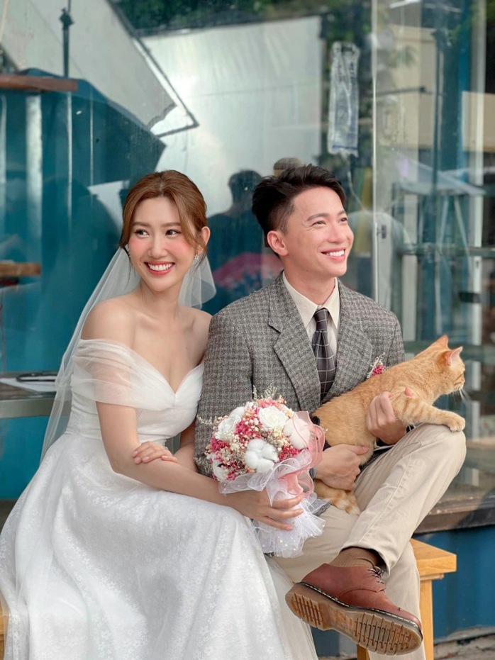 ST Sơn Thạch nói về mối quan hệ với Lan Ngọc và Thúy Ngân- Ảnh 2. ST Sơn Thạch nói về mối quan hệ với Lan Ngọc và Thúy Ngân- Ảnh 2.