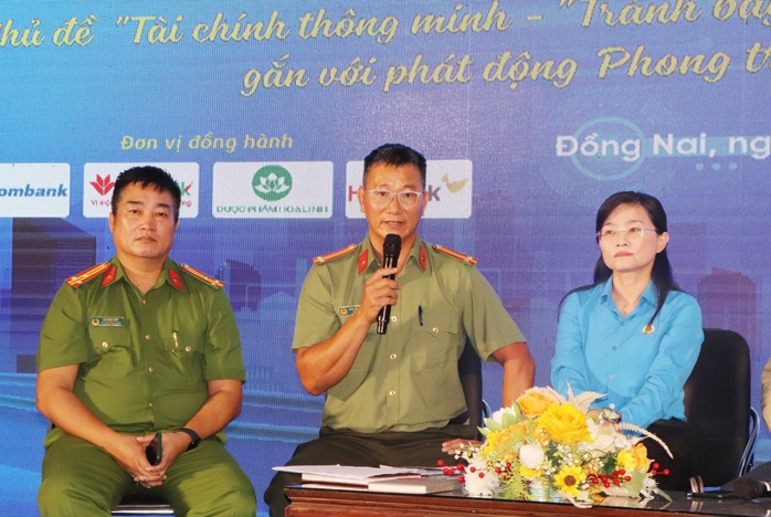 Tránh bẫy “tín dụng đen” trong công nhân ở Đồng Nai- Ảnh 1. Tránh bẫy “tín dụng đen” trong công nhân ở Đồng Nai- Ảnh 1.