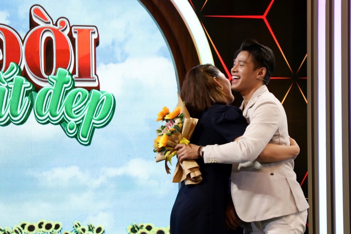 Ngọc Lan bật khóc, chúc mừng người mẫu Đàm Quang Phúc vượt qua nghịch cảnh- Ảnh 1. Ngọc Lan bật khóc, chúc mừng người mẫu Đàm Quang Phúc vượt qua nghịch cảnh- Ảnh 1.