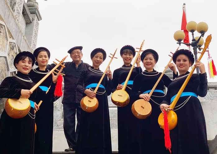 Cuộc thi viết "Người thầy kính yêu": Cô giáo truyền lửa hát Then- Ảnh 1. Cuộc thi viết "Người thầy kính yêu": Cô giáo truyền lửa hát Then- Ảnh 1.