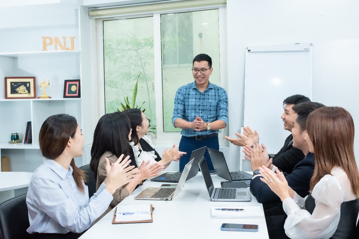 Cách PNJ cân bằng giữa các thế hệ trong xu hướng “trẻ hóa” nhân sự- Ảnh 2. Cách PNJ cân bằng giữa các thế hệ trong xu hướng “trẻ hóa” nhân sự- Ảnh 2.