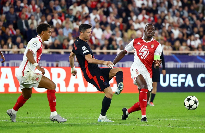 Barcelona thua sốc Monaco, chênh vênh bờ vực play-off Champions League- Ảnh 1. Barcelona thua sốc Monaco, chênh vênh bờ vực play-off Champions League- Ảnh 1.