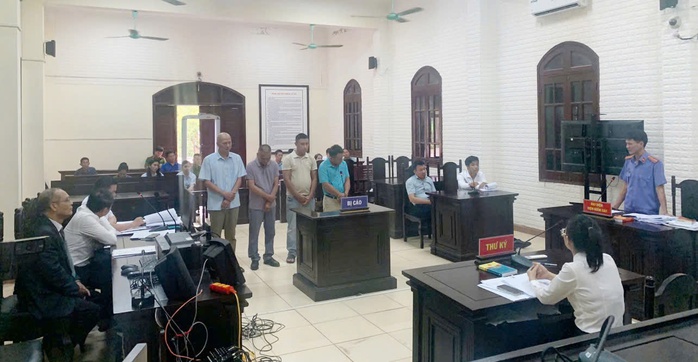 Quảng Bình: Phó Giám đốc Trung tâm Đăng kiểm bị phạt 7 năm tù về tội “Nhận hối lộ"- Ảnh 1. Quảng Bình: Phó Giám đốc Trung tâm Đăng kiểm bị phạt 7 năm tù về tội “Nhận hối lộ"- Ảnh 1.