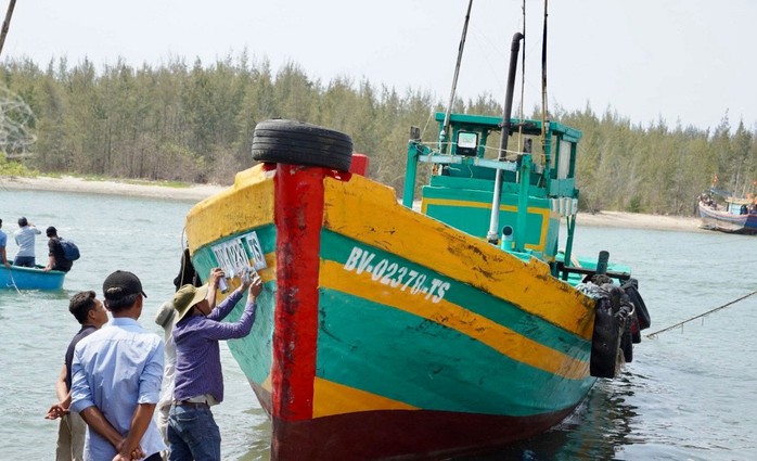 Ngư dân tỉnh Bà Rịa - Vũng Tàu ngày càng ý thức và tuân thủ việc khai thác thủy sản đúng quy định Ngư dân tỉnh Bà Rịa - Vũng Tàu ngày càng ý thức và tuân thủ việc khai thác thủy sản đúng quy định