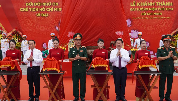 Quân Khu 7 khánh thành Đài tưởng niệm Chủ tịch Hồ Chí Minh- Ảnh 1. Quân Khu 7 khánh thành Đài tưởng niệm Chủ tịch Hồ Chí Minh- Ảnh 1.