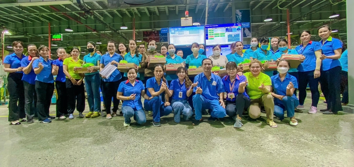 Được thưởng lễ 400.000 đồng/nguời, 42.000 công nhân rất phấn khởi- Ảnh 3. Được thưởng lễ 400.000 đồng/nguời, 42.000 công nhân rất phấn khởi- Ảnh 3.