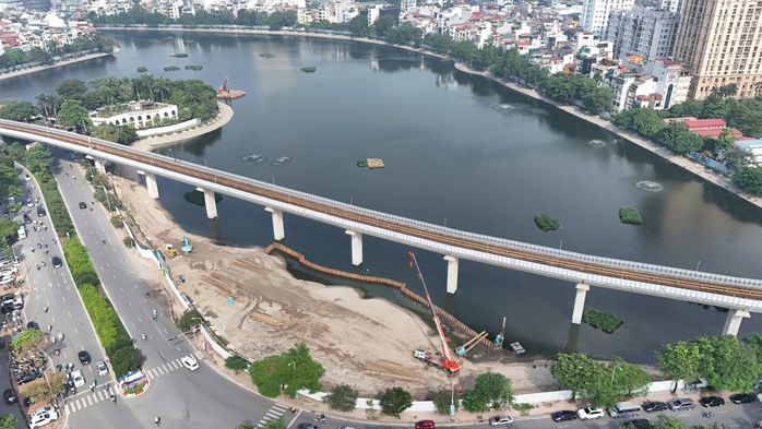 Lấp tạm 6.500 m2 hồ Hoàng Cầu để cải tạo cảnh quan- Ảnh 2. Lấp tạm 6.500 m2 hồ Hoàng Cầu để cải tạo cảnh quan- Ảnh 2.