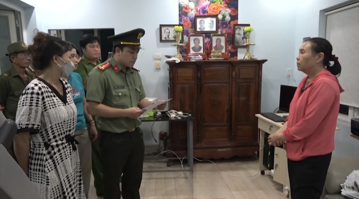 Công an TP HCM bắt 2 đối tượng hoạt động nhằm lật đổ chính quyền nhân dân- Ảnh 1. Công an TP HCM bắt 2 đối tượng hoạt động nhằm lật đổ chính quyền nhân dân- Ảnh 1.