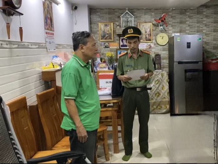 Công an TP HCM bắt 2 đối tượng hoạt động nhằm lật đổ chính quyền nhân dân- Ảnh 3. Công an TP HCM bắt 2 đối tượng hoạt động nhằm lật đổ chính quyền nhân dân- Ảnh 3.