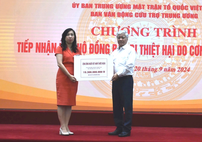 Trao gần 19,3 tỉ đồng kiều bào hỗ trợ đồng bào chịu ảnh hưởng bão số 3- Ảnh 1. Trao gần 19,3 tỉ đồng kiều bào hỗ trợ đồng bào chịu ảnh hưởng bão số 3- Ảnh 1.