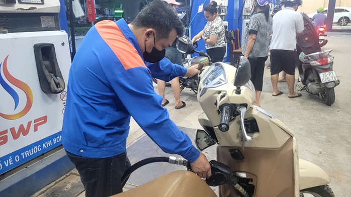 Bộ Công Thương khẳng định nếu không có yếu tố đột biến, nguồn cung xăng dầu năm 2024 đáp ứng đủ nhu cầu Ảnh: LÊ THÚY Bộ Công Thương khẳng định nếu không có yếu tố đột biến, nguồn cung xăng dầu năm 2024 đáp ứng đủ nhu cầu Ảnh: LÊ THÚY