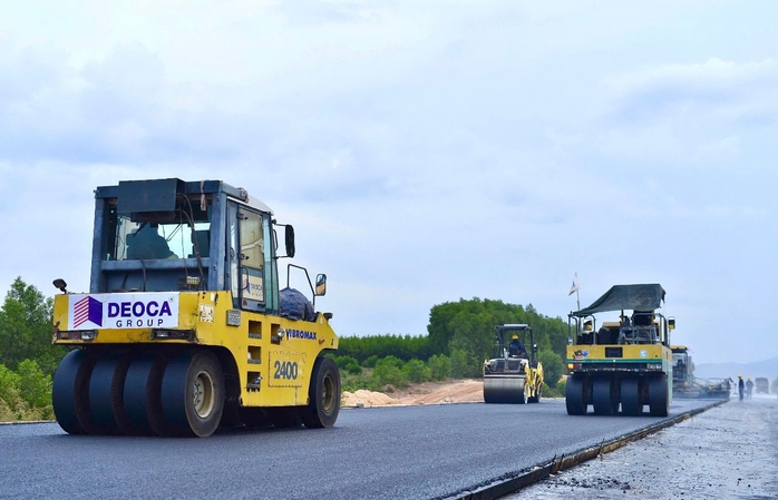 Cao điểm 500 ngày đêm hoàn thành 3.000 km đường cao tốc- Ảnh 1. Cao điểm 500 ngày đêm hoàn thành 3.000 km đường cao tốc- Ảnh 1.