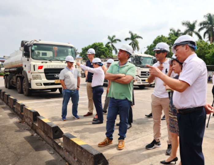 Tập đoàn dầu khí lớn nhất thế giới muốn xây nhà máy lọc dầu ở Việt Nam- Ảnh 1. Tập đoàn dầu khí lớn nhất thế giới muốn xây nhà máy lọc dầu ở Việt Nam- Ảnh 1.