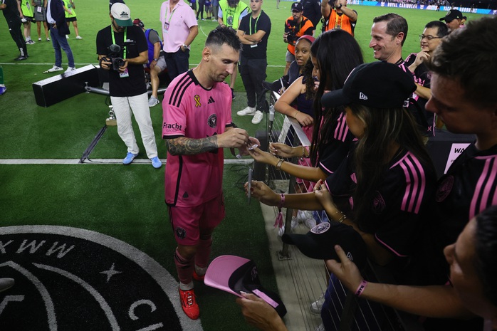 Beckham tiết lộ mong muốn lớn nhất của Messi khi đến MLS- Ảnh 1. Beckham tiết lộ mong muốn lớn nhất của Messi khi đến MLS- Ảnh 1.